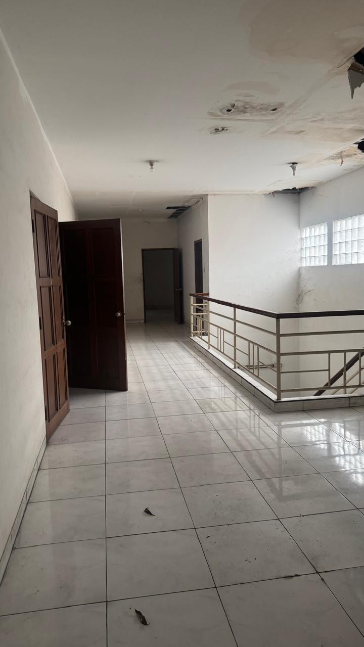 Rumah Lama 2 Lantai, Lokasi Strategis, Akses Dekat Fatmawati dan Antasari. Butuh Renovasi